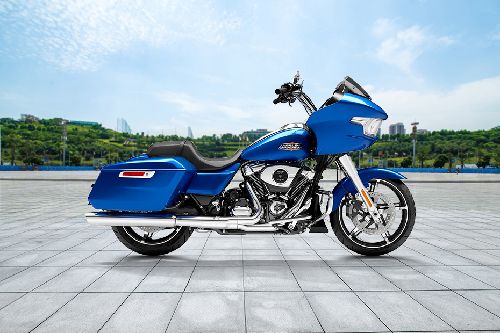 Harley-Davidson Road Glide Right Side Viewfull Image