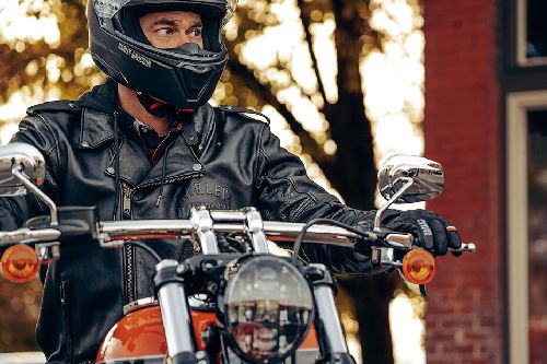 Harley-Davidson Breakout 117 Head Light View