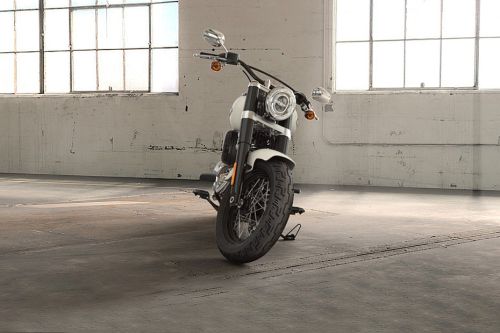 Harley-Davidson Softtail Slim Front View Full Image