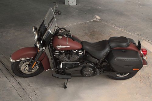 Harley-Davidson Heritage Classic Left Side View Full Image