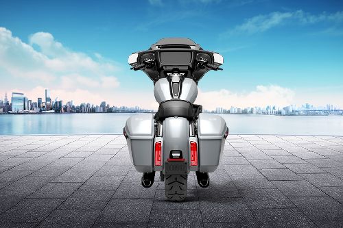 Harley-Davidson Street Glide Rear Viewfull Image