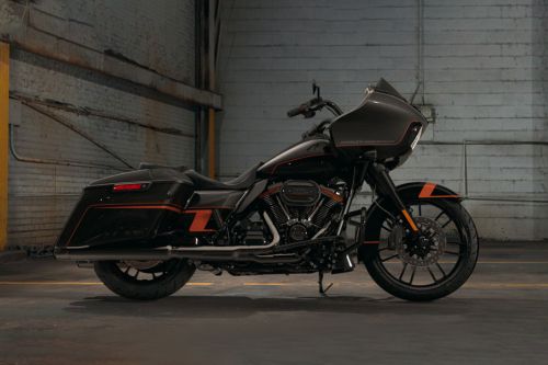 Harley-Davidson CVO Road Glide Right Side Viewfull Image