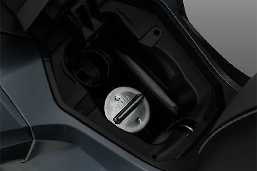Honda ADV160 Fuel Tank View