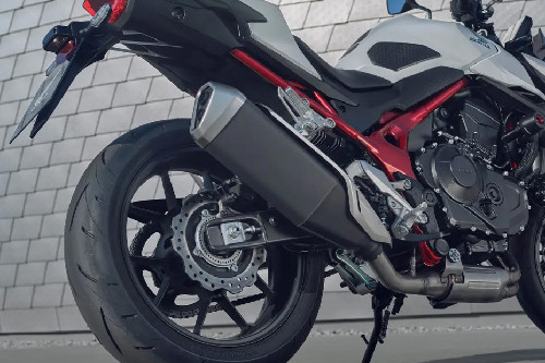 Honda CB750 Exhaust View