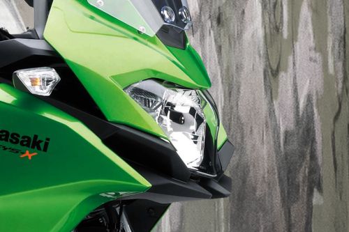 Kawasaki Versys-X 250 Head Light View