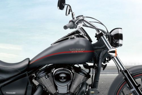 Kawasaki VN 900 Custom Fuel Tank View