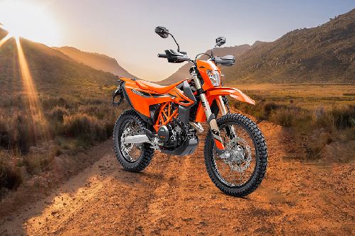 KTM 690 Enduro R Slant Rear View Full Image