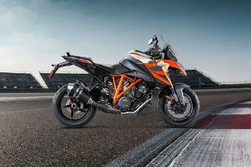 KTM 1290 Super Duke GT Right Side Viewfull Image
