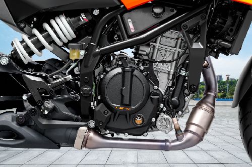 KTM 250 Duke Engine View