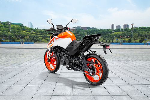 KTM 250 Duke Slant Back Side View Right