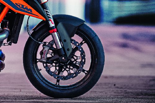 KTM 1290 Super Duke R Front Tyre