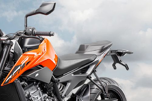 KTM Duke 790 Rider Seat View