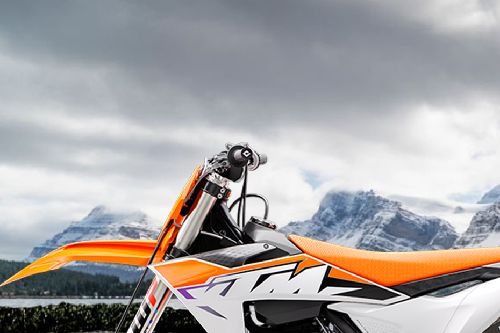 KTM 250 SX-F Handle Bar View