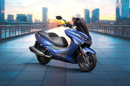 Modenas Elegan EX Slant Rear View Full Image