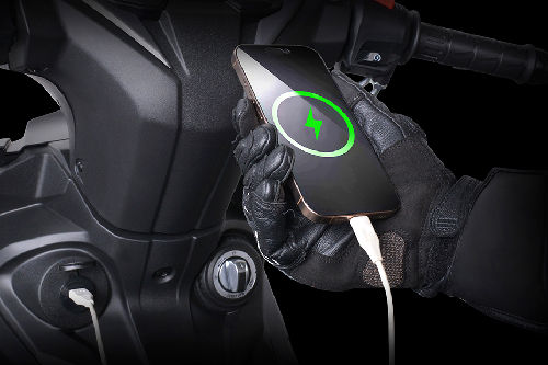 Power outlet Modenas Z15GT
