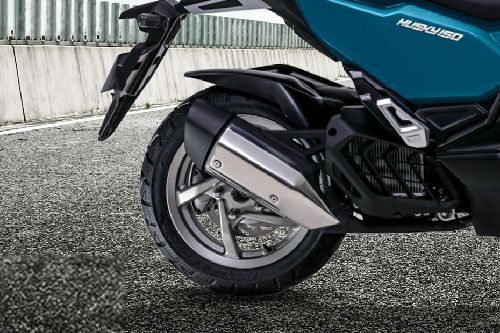 Sym Husky 150 Exhaust View