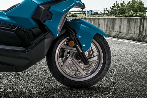 Sym Husky 150 Front Tyre View