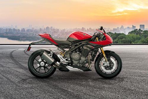 Triumph Speed Triple 1200 RR Right Side Viewfull Image