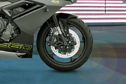 Triumph Daytona 660 Front Tyre