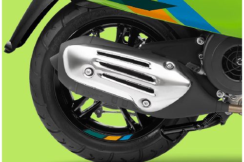 Vespa Primavera 150 Exhaust View