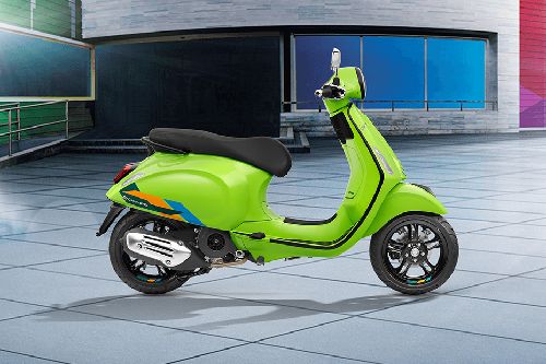 Vespa Primavera 150 Right Side Viewfull Image