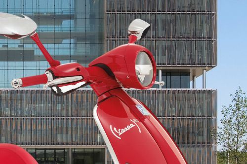 Vespa 946 Red Head Light View