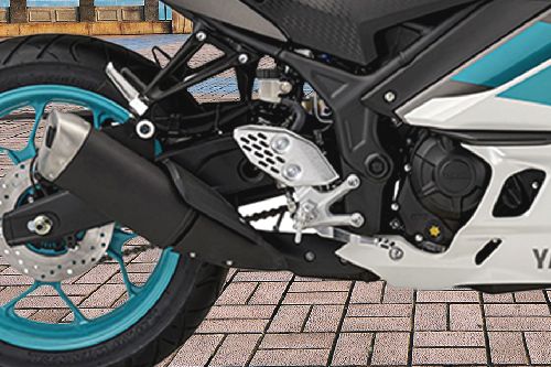 Yamaha YZF-R25 Foot Rest View