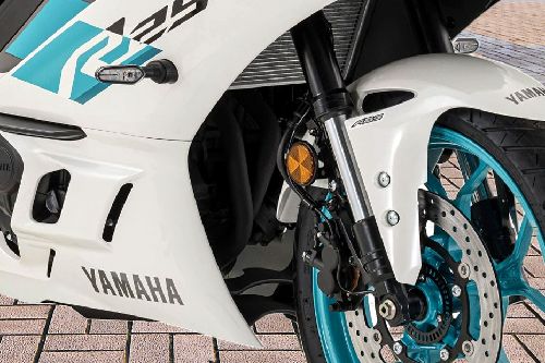 2020 Yamaha YZF-R25 introduced with new colours and graphics