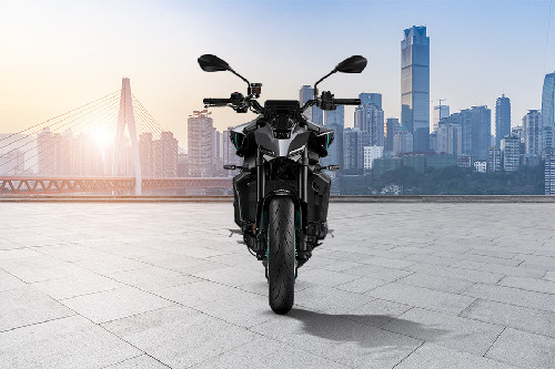 Yamaha MT-09 Front View Full Image