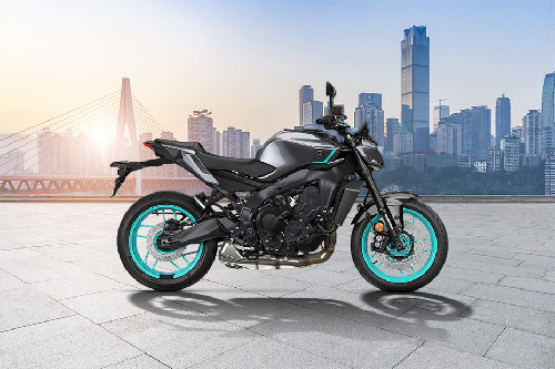 Yamaha MT-09 Right Side Viewfull Image
