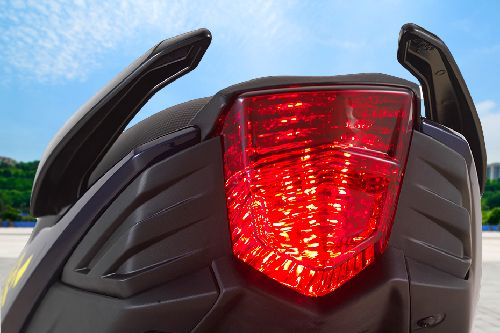 Yamaha Ego Avantiz Tail Light View