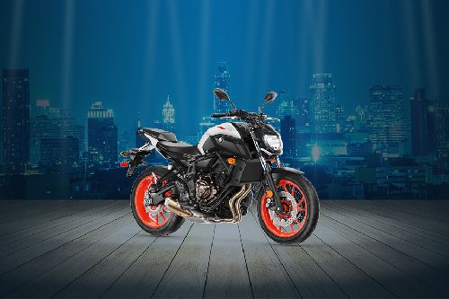 Yamaha MT-07 Slant Rear View Full Image