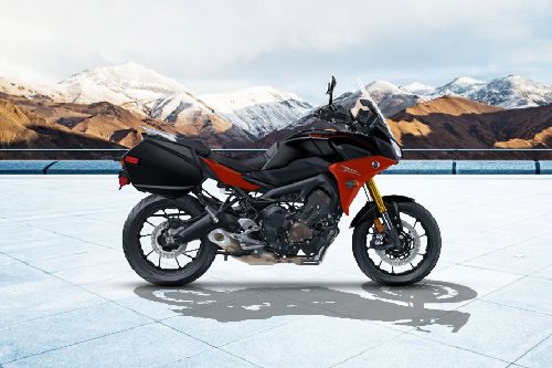 Yamaha Tracer 900 GT Right Side Viewfull Image