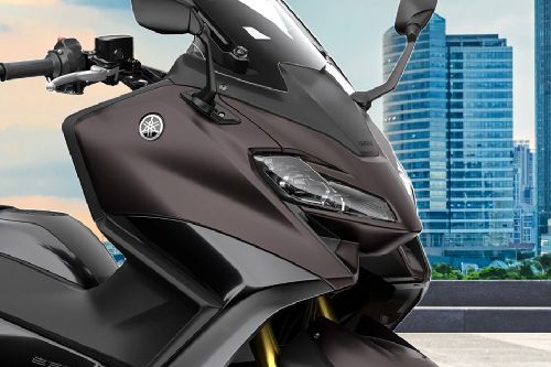 Yamaha TMax Head Light View