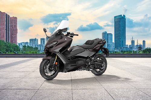 Motosikal Yamaha TMax Standard 2024 di Malaysia