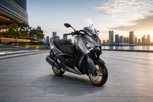 Yamaha XMax 300 Slant Front View Full Image