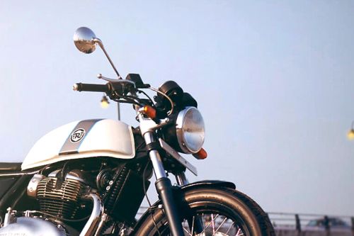 Royal Enfield Continental GT 650 Head Light View