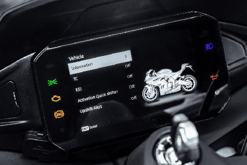 CFMoto 675SR-R Console View