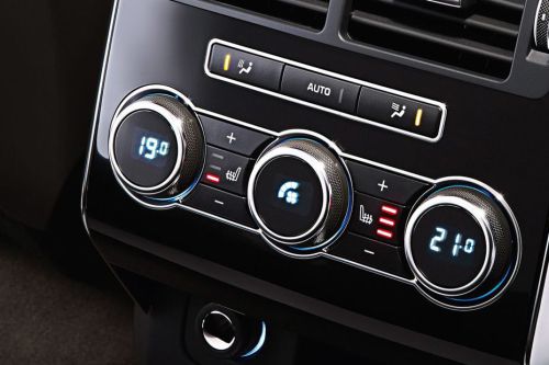 Front AC Controls of Land Rover Range Rover Sport