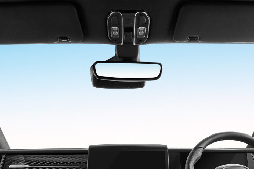 M8 PHEV Courtesy Lamps