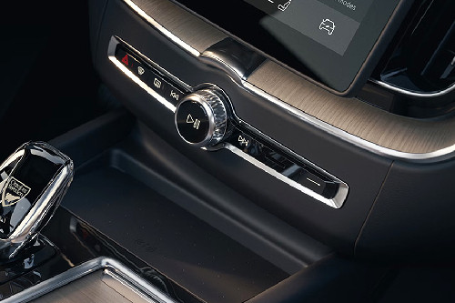 Front AC Controls of Volvo XC60