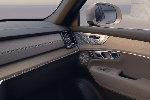 Volvo XC90 Passengers View