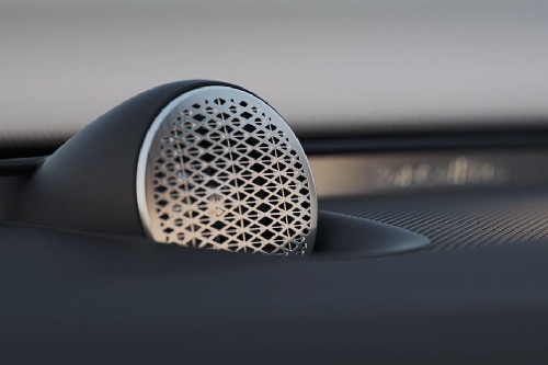 Speakers View of Volvo XC90
