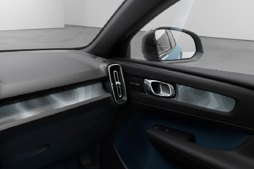 Volvo EC40 Passengers View