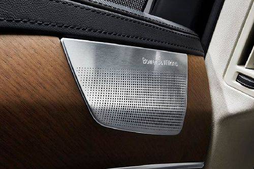 Speakers View of Volvo XC90