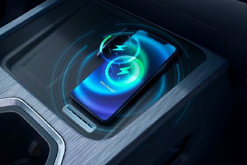 Power Accessories Outlet View of JAECOO J7