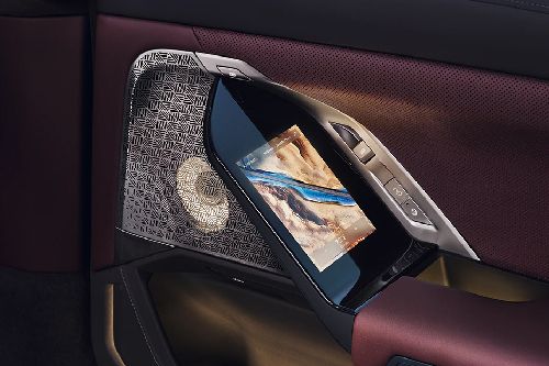 door handle interior of BMW 7 Series Sedan