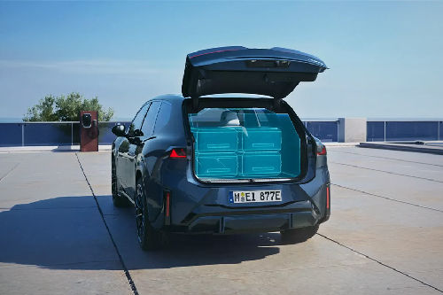 iX3 Trunk Open