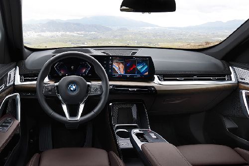 Dashboard View of iX1