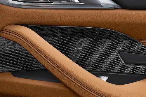 Speakers View of BMW 4 Series Coupe